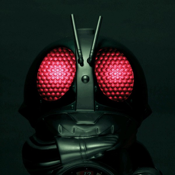 仮面ライダー　目覚まし時計 Amazon.co.jp: 仮面ライダー 目覚まし時計 丸い時計 置き時計 ビルド
