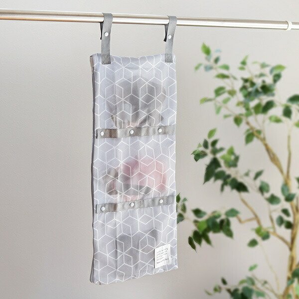 洗濯ネット まるごと洗える干せる3ポケットネット そのまま干せる 洗濯 ネット マスク （ 洗濯用ネット コインランドリー用バッグ 薄型 ポーチ 仕切り ）