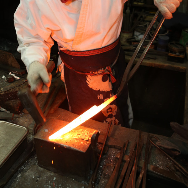 包丁 薄刃 鎌形 岩国作 刃渡り 210mm 堺刀司 （ 鎌形包丁 鎌形薄刃包丁