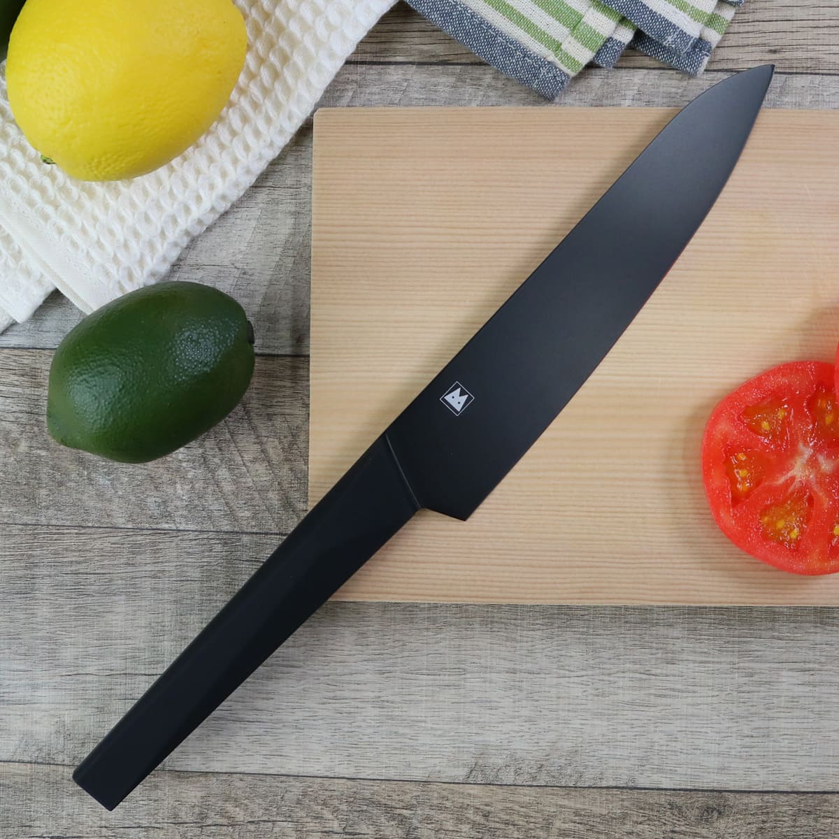 牛刀包丁 18cm バイアキッチン ブラック モリブデンステンレス 日本製