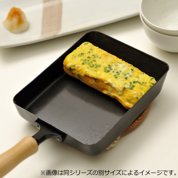 玉子焼き器 18×18cm 菜箸付 千歳 鉄製 木柄 IH対応 日本製 2点セット （ ガス火 卵焼き器 卵焼きパン 卵焼きフライパン オール熱源対応  ）