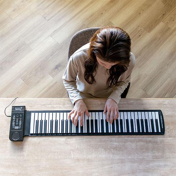 谷村実業 ピアノ 電子ピアノ コンパクト 61鍵盤 ロールアップピアノ