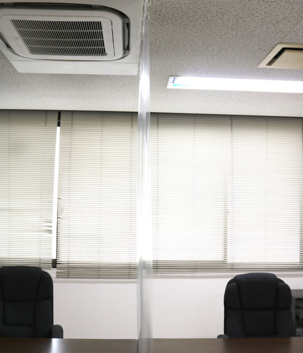 透明シート 店舗 180cm×20個セット ハトメタイプ 防炎 抗ウイルス 抗菌 透明間仕切り （ ビニールカーテン 透明 ）の画像