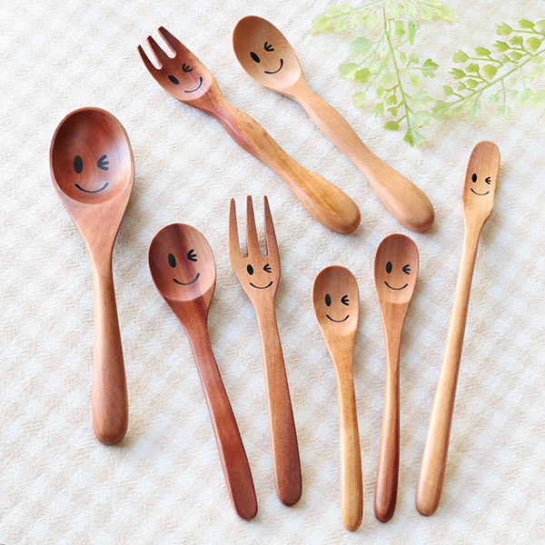 スプーン 19cm マドラースプーン ニコニコ＆ウィンク 木製 サオ 籐芸