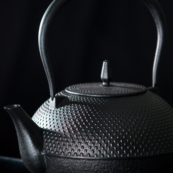 池永鉄工 鉄瓶 1.6L IH対応 梔子あられ文様 大 南部鉄器 日本製