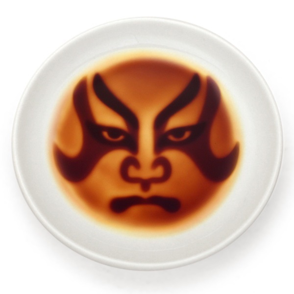 醤油皿 9cm 歌舞伎 皿 食器 和食器 磁器 （ 電子レンジ対応 食洗機対応 絵柄 浮き出る 豆皿 醤油 薬味皿 隈取 ）  :345493:リビングート ヤフー店 通販 