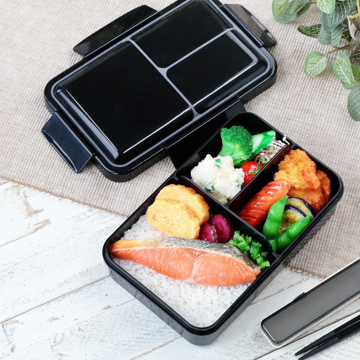 スケーター お弁当箱 1段 抗菌 850ml パッキン一体型 4点ロック レトロ