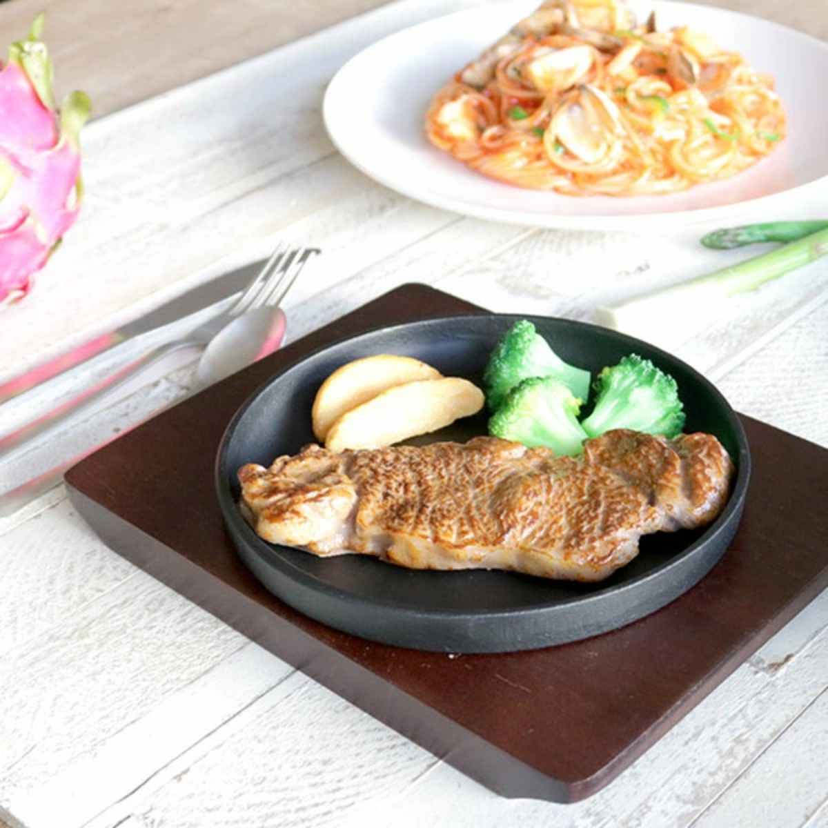 ステーキ皿 21cm スタッキング 木製プレート付き 鋳鉄 IH対応