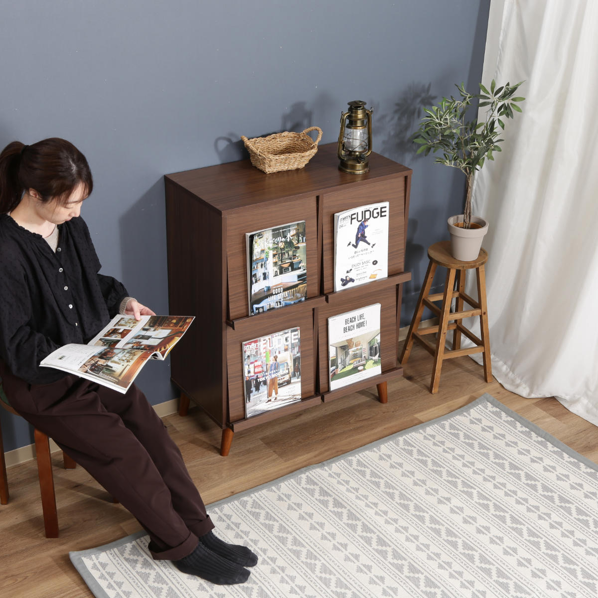 不二貿易（Fuji Boeki） ディスプレイラック 幅79cm 4マス フラップ扉