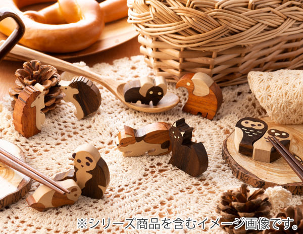 新品　【日本製】猫の箸置き＆天然木の箸　2個セット　6種 箸置き 6cm pittari ネコ 天然木 箸置 猫 （ 箸 置き ペア 2個 セット