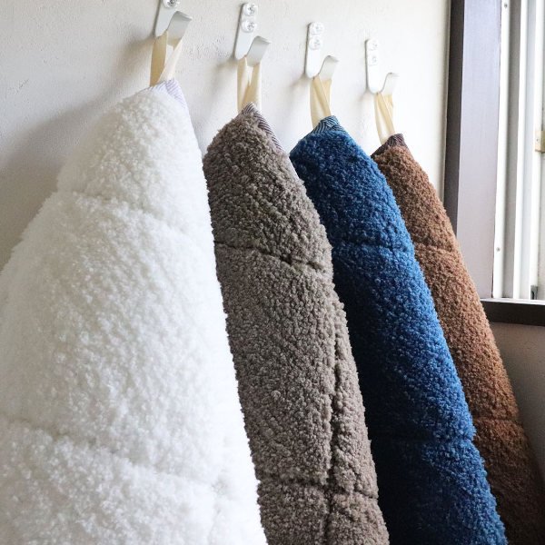 バスマット 45×60cm Fuka-Fuka!!バスマット タオル地 速乾 （ バス マット 足ふきマット 足拭きマット 抗菌 防臭 洗面マット 吸水マット 吸水 ふわふわ ふかふか 滑り止め 洗濯OK 45 60 風呂 洗面 ループ紐 ） 【39ショップ】