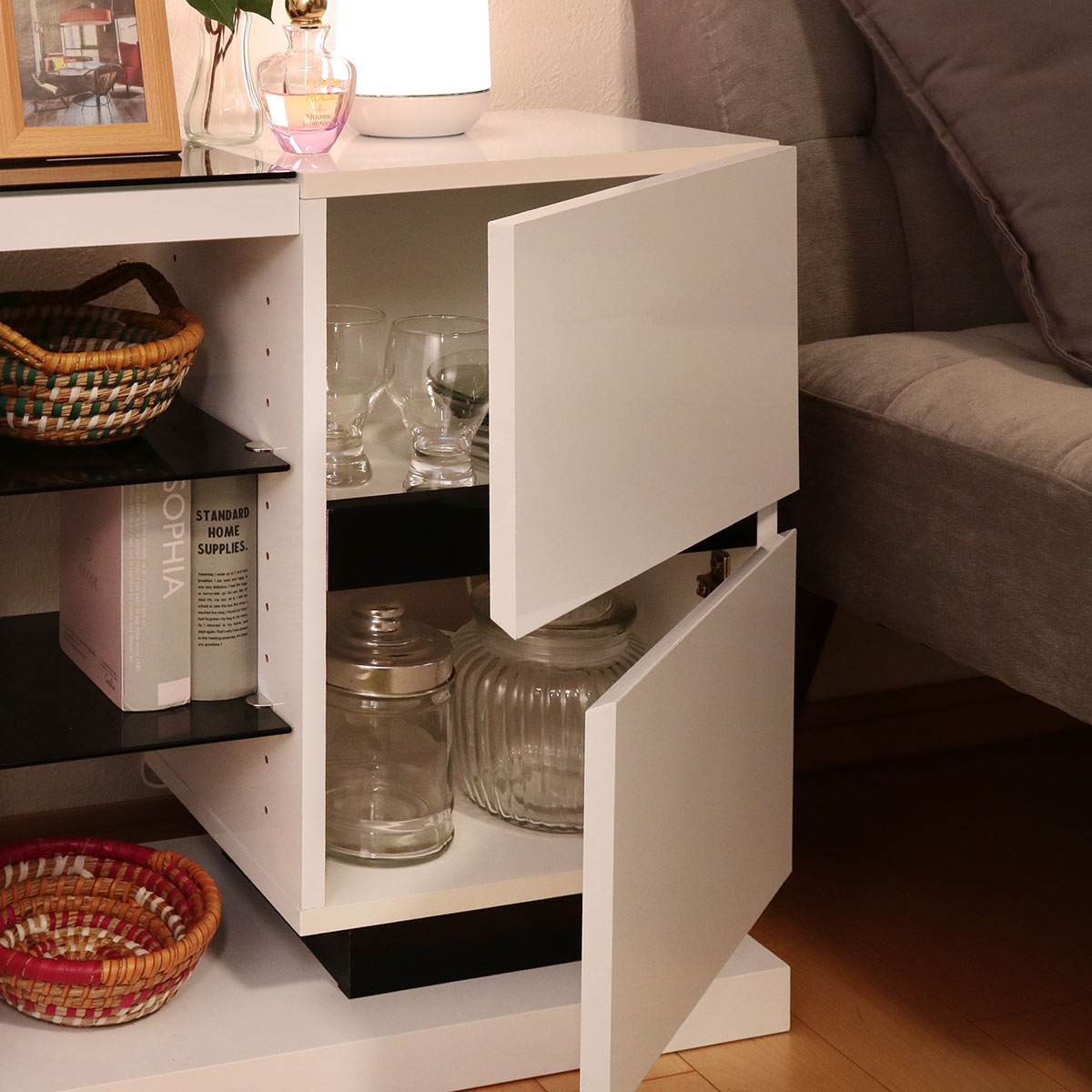 キャビネット 扉付きラック 鏡面仕上げ スタイリッシュモノトーン 幅