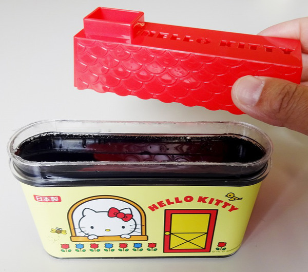脱臭剤 冷蔵庫用 炭の脱臭剤 150g 日本製 ハローキティ （ 脱臭用炭