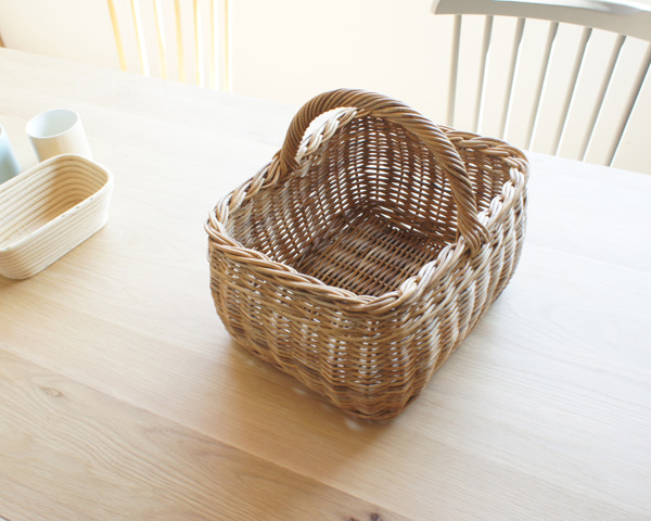 籐 バスケット 持ち手付 箱型 ラタン製 かご 約幅32cm （ カゴ 籠 収納