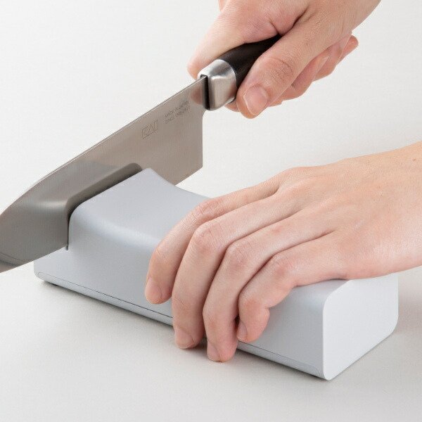 貝印 シャープナー コンパクト電動シャープナー 包丁研ぎ （ 研ぎ器