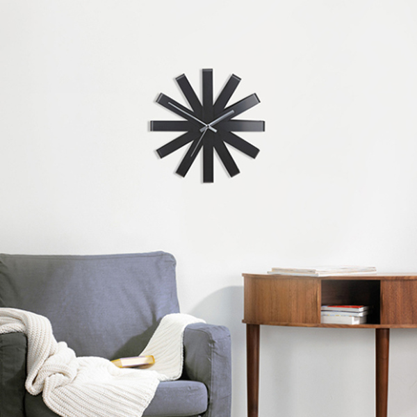 Umbra（アンブラ） 掛け時計 リボン 北欧 壁掛け （ 時計 壁掛け時計