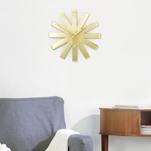 Umbra（アンブラ） 掛け時計 リボン 北欧 壁掛け （ 時計 壁掛け時計