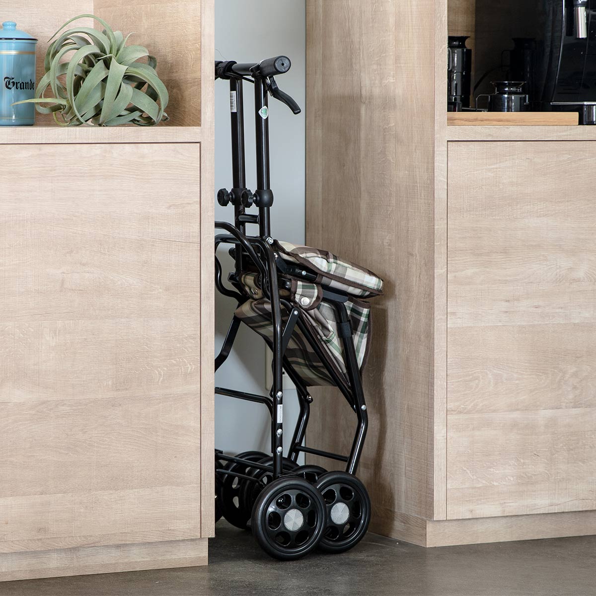 マキテック シルバーカー スリムムーヴ 軽量 コンパクト 座れる