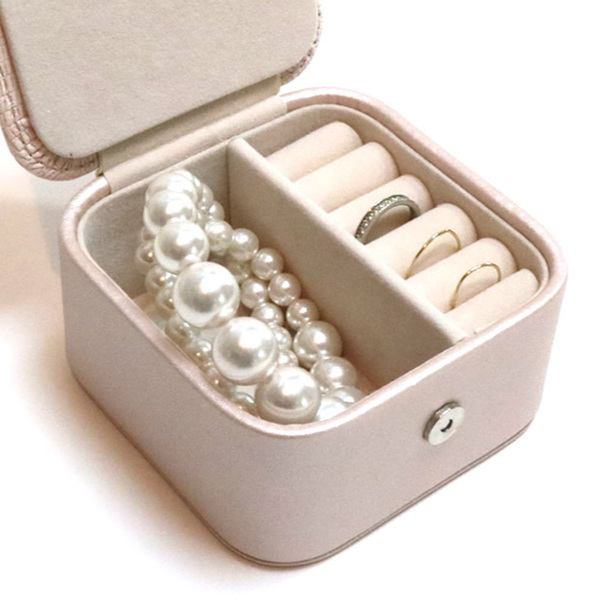 アクセサリーケース 小物入れ イニシャルコフレ ジュエリーケース