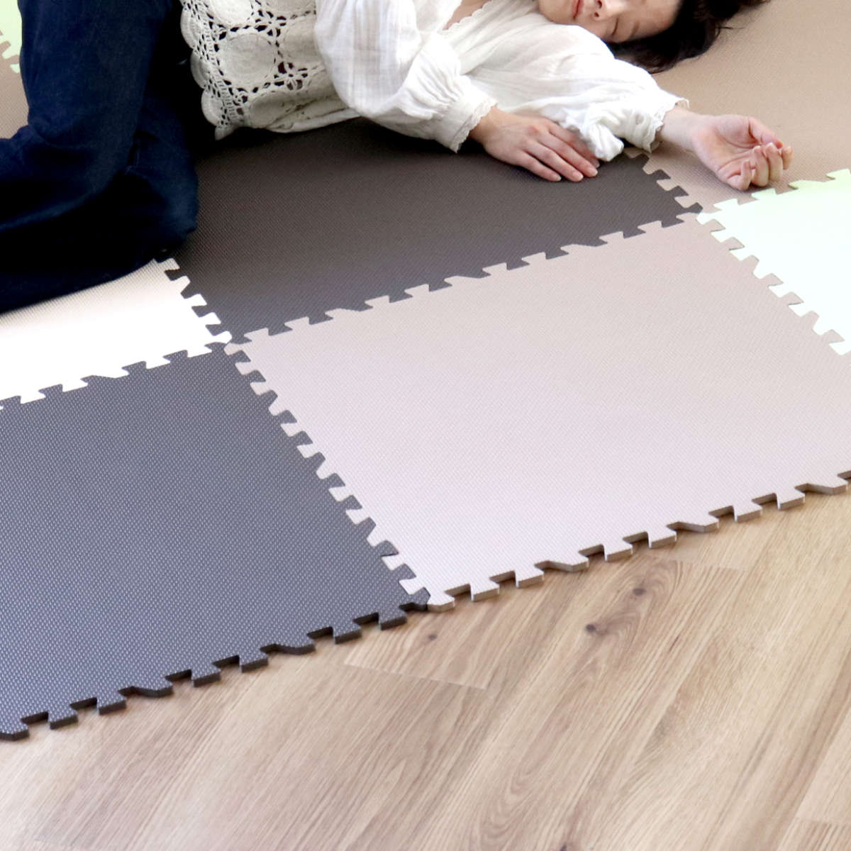 ジョイントマット 60×60cm 防音タイプ 4枚組 （ フロアマット プレイ
