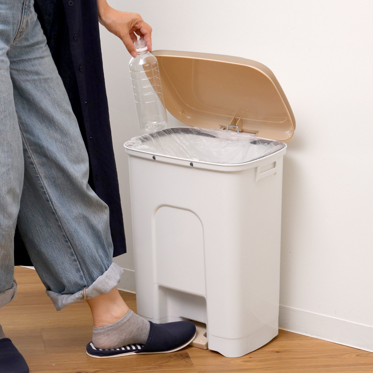 サンコープラスチック ゴミ箱 25L ペダルペール （ 25 リットル 25l
