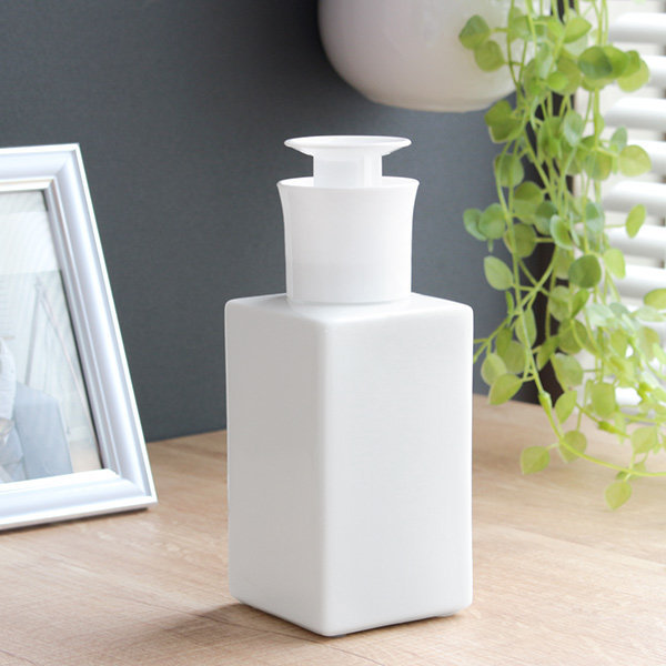 LOLO（ロロ） ディスペンサー 300ml スクエアプッシュボトル