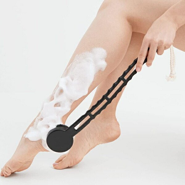 ボディブラシ 透明肌 竹炭ボディロングロングブラシ ロング 背中