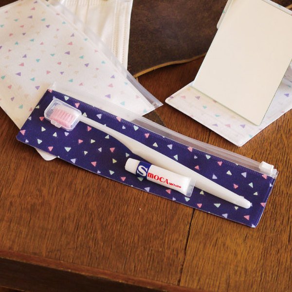 歯磨きケース フローラ トゥースケアキット さんかくネイビー 歯磨きセット 歯ブラシ 旅行 （ 歯ブラシセット はみがきセット 大人 携帯 ）