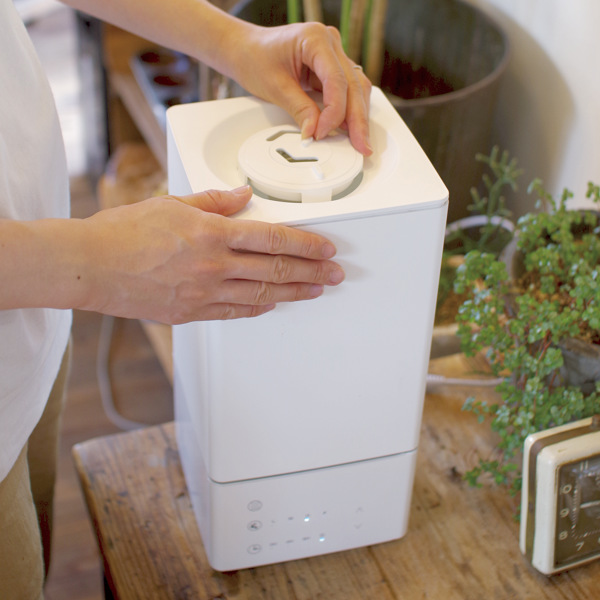 加湿器 Amazon.co.jp: 超音波加湿器 / 加湿量250ml/h / タンク容量4L / 上から