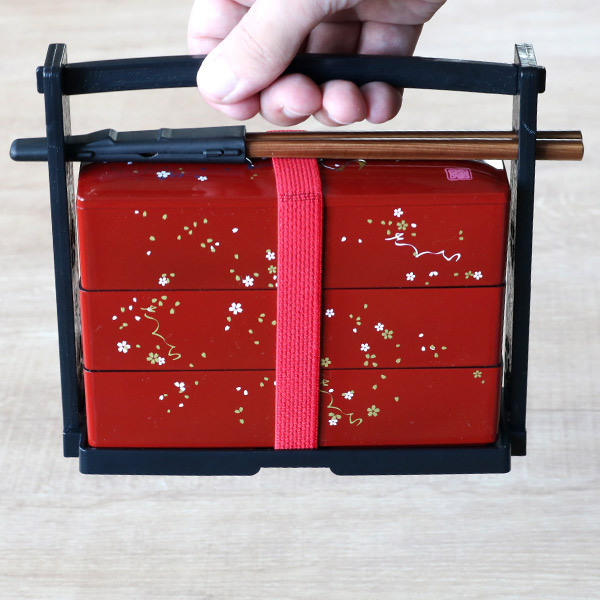 明治時代　木製　弁当箱　野点　野点弁当箱 鉄製手提げ　三段重ね　5箱仕立　茶道具 明治時代 木製 弁当箱 野点 野点弁当箱 鉄製手提げ 三段重ね 5箱仕立