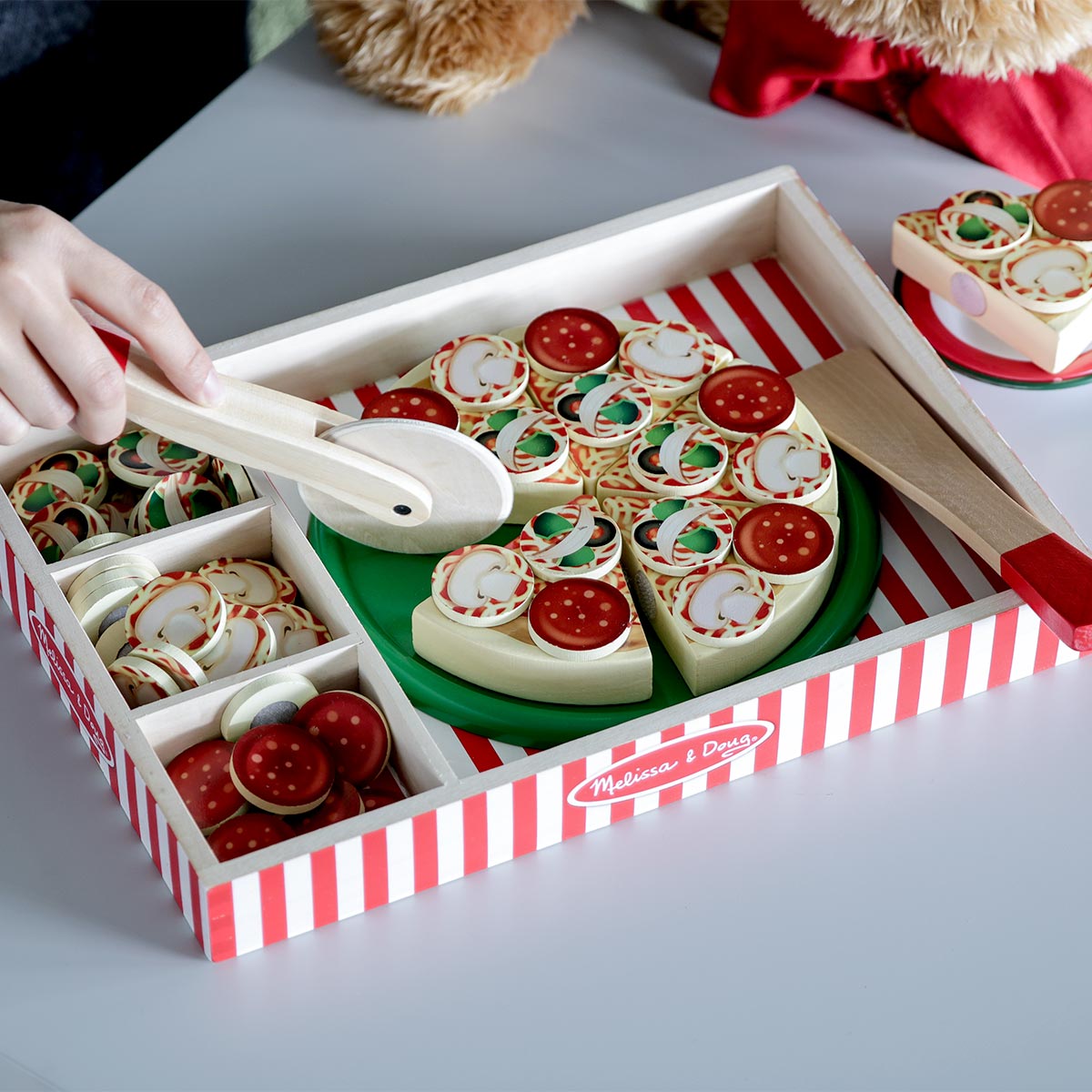おもちゃ ピザパーティー Melissa ＆ Doug 木製 3歳 （ おままごと