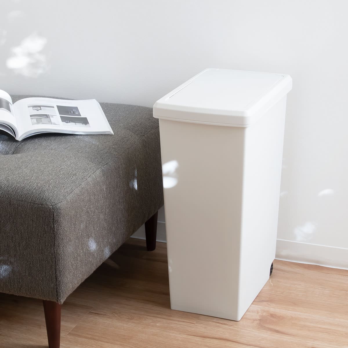 ゴミ箱 30L スライドペール 無地 ふた付き （ ごみ箱 30リットル スライド 蓋つき プラスチック キャスター ） | 平和工業 | 18