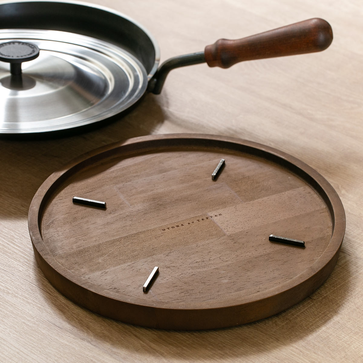 オークス（AUX） ウッドボード 大人の鉄板 フライパン 26cm用
