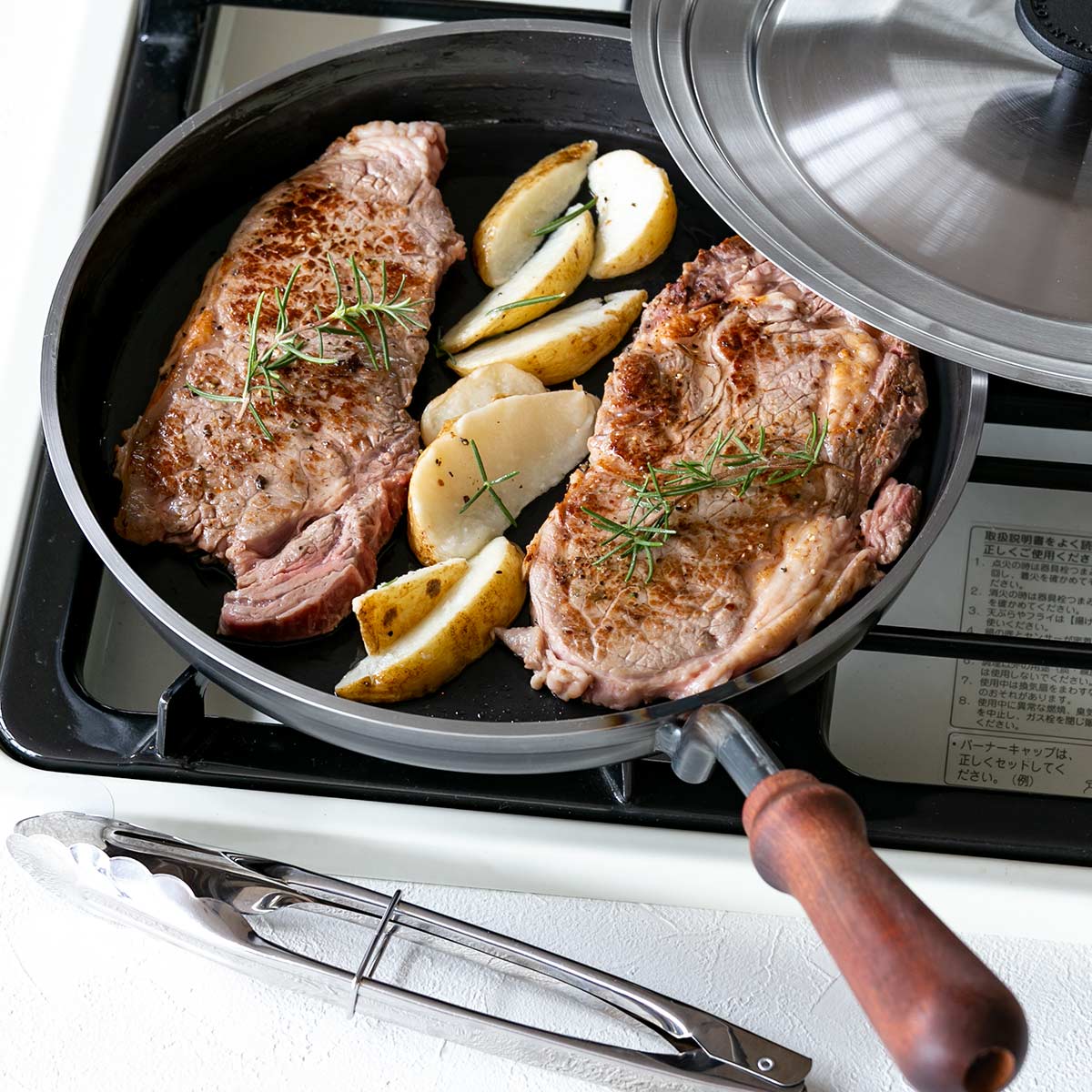 オークス（AUX） 鉄フライパン 26cm IH対応 蓋付き 大人の鉄板 日本製