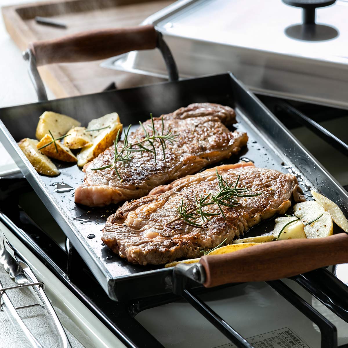 オークス（AUX） 鉄板 大 IH対応 鉄製 角蓋付き 大人の鉄板 日本製