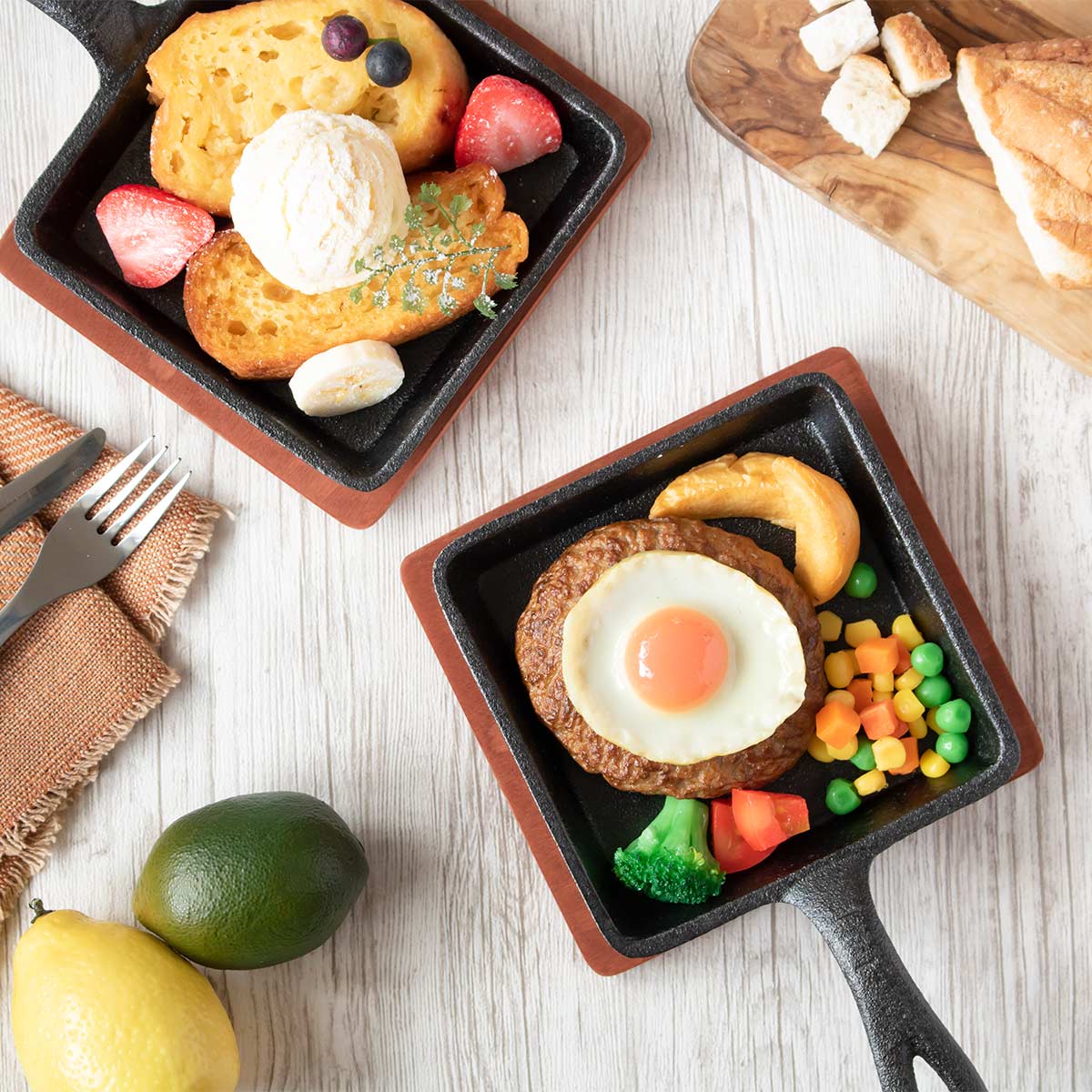 イエロー 鋳鉄 スキレット 取扱説明書付き スキレット 13x13cm 角型 スプラウト 鉄鋳物 木製プレート付き （ ガス