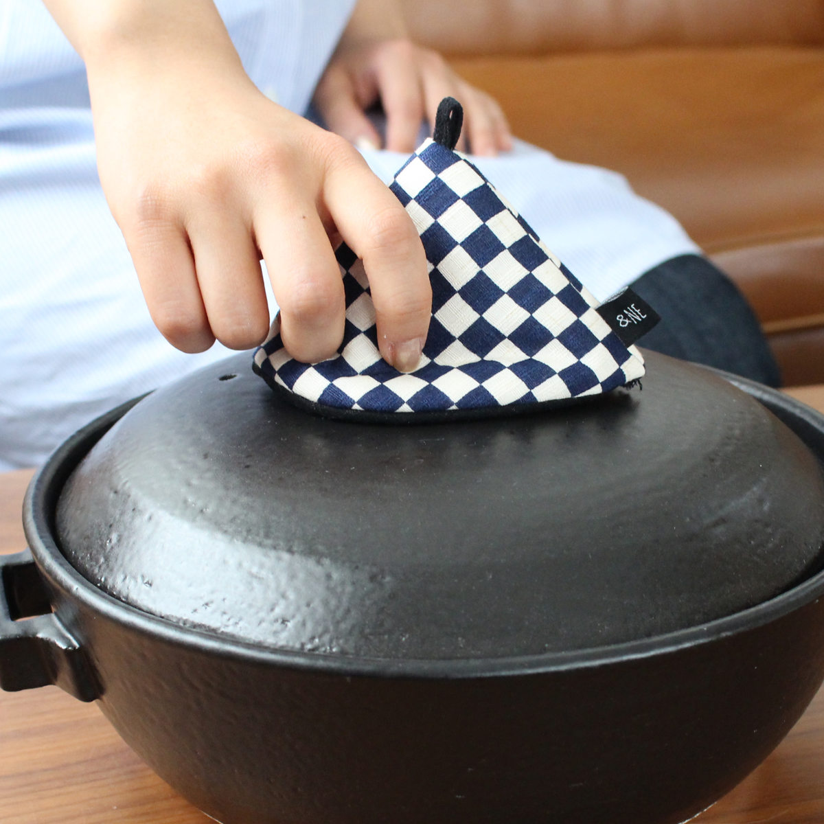 ＆NE 鍋つかみ 三角 市松 綿100％ 日本製 紐つき （ キッチンミトン