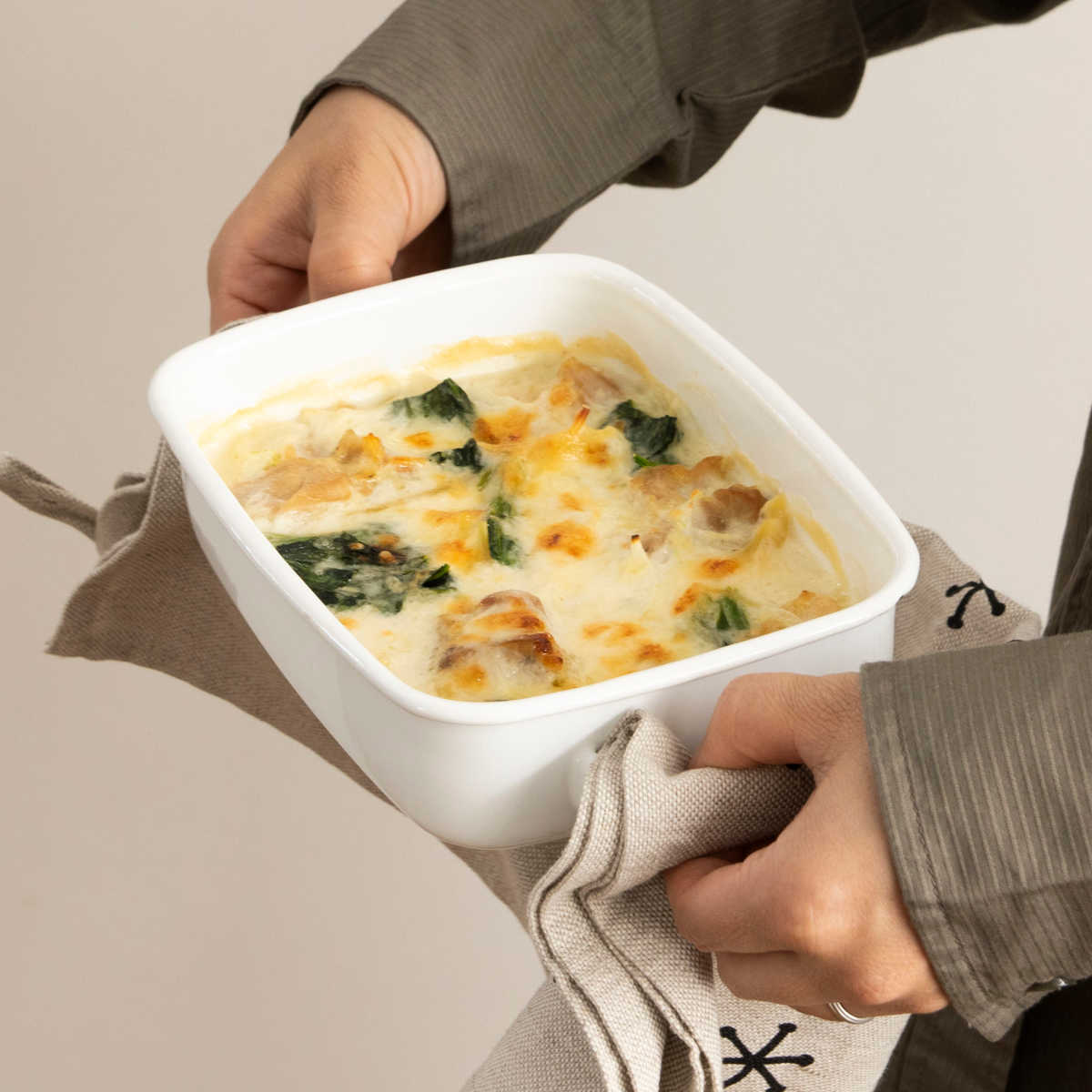 パール金属 グラタン皿 18cm 浅型 ホーロー ブランキッチン