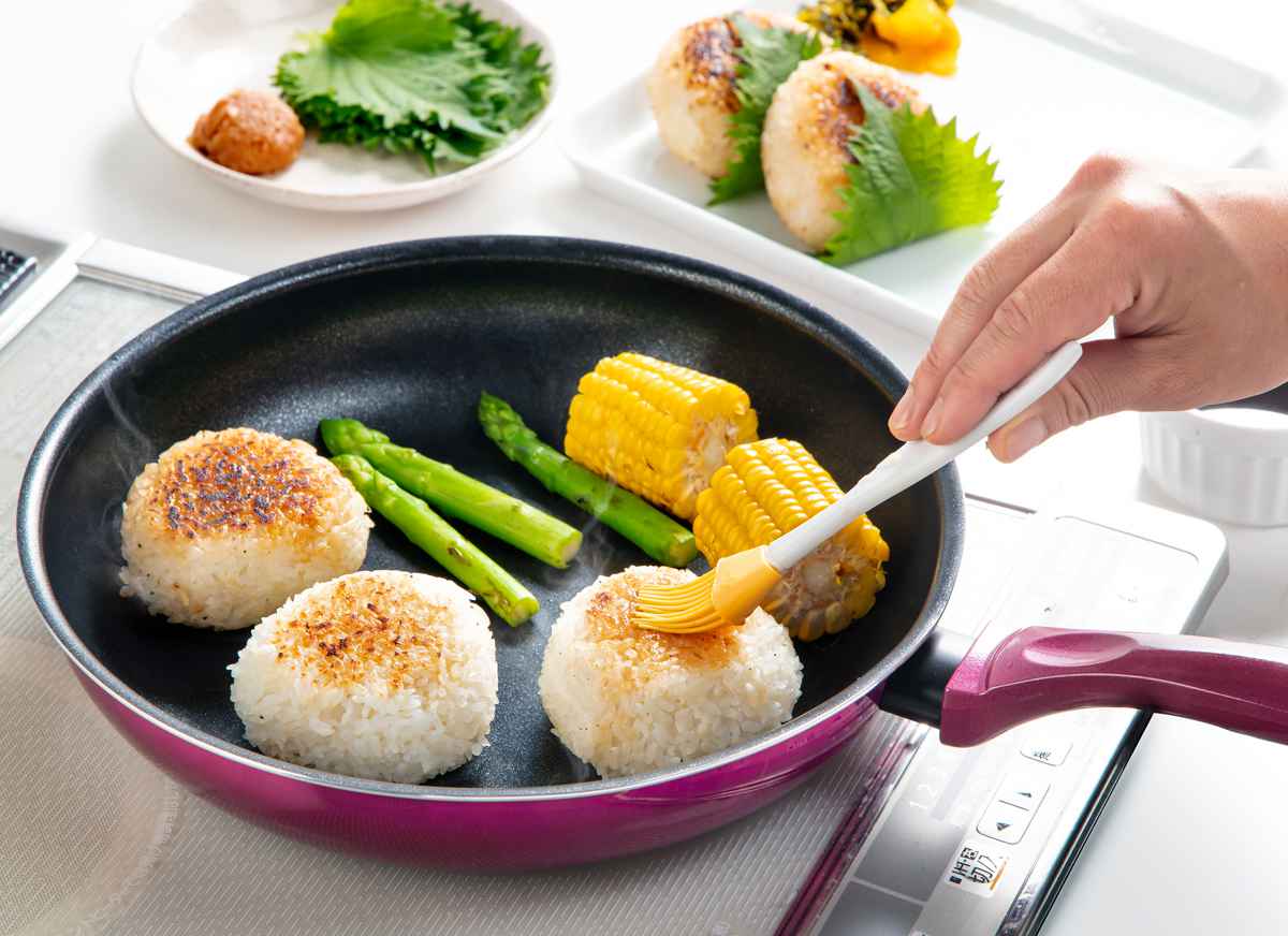 谷口金属工業 フライパン 30cm IH対応 ダイヤモンドコート すべすべ超