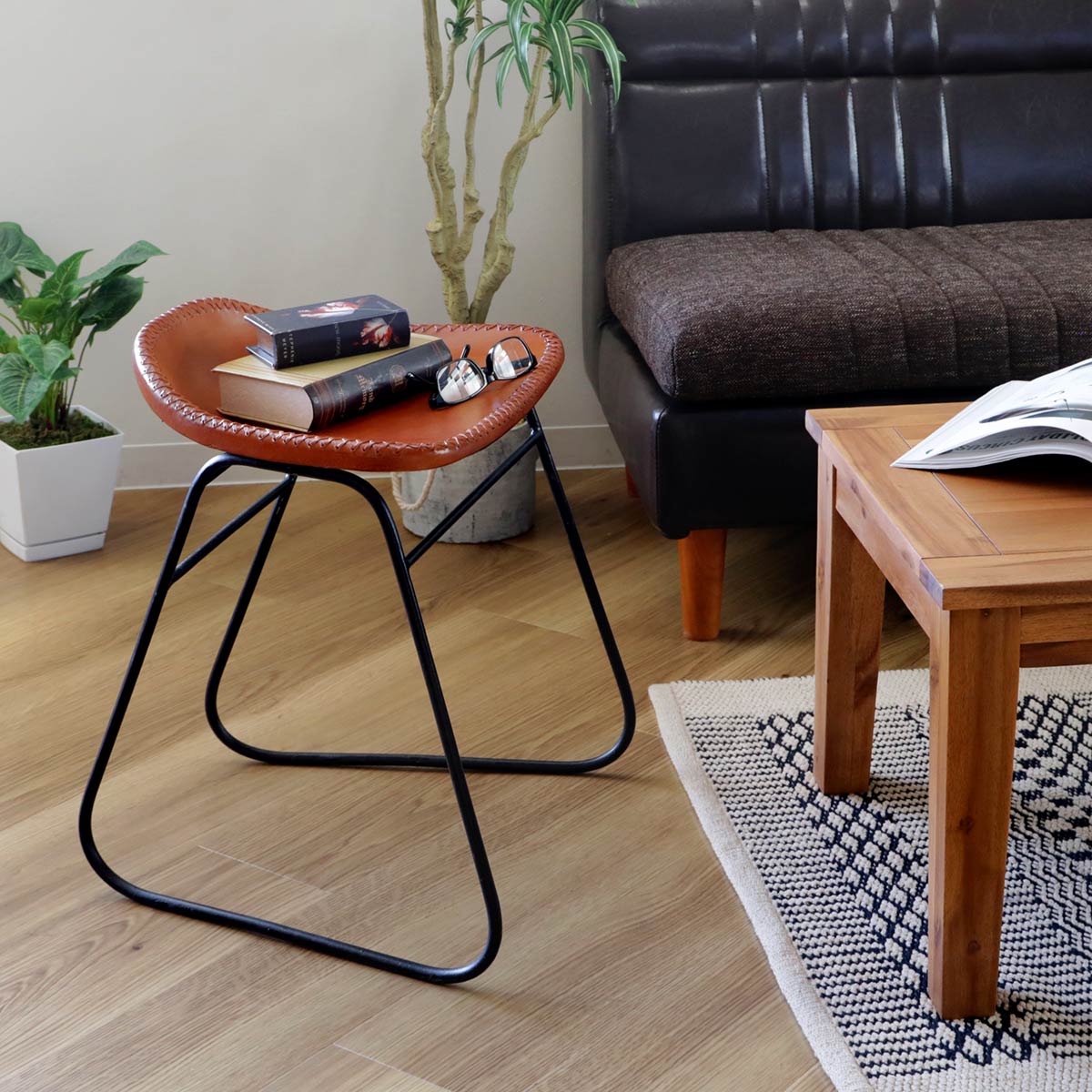 大人レトロ&カフェ風　アイアンと本革のスツール アイアンと本革のスツール キャメル レザースツール 本革スツール