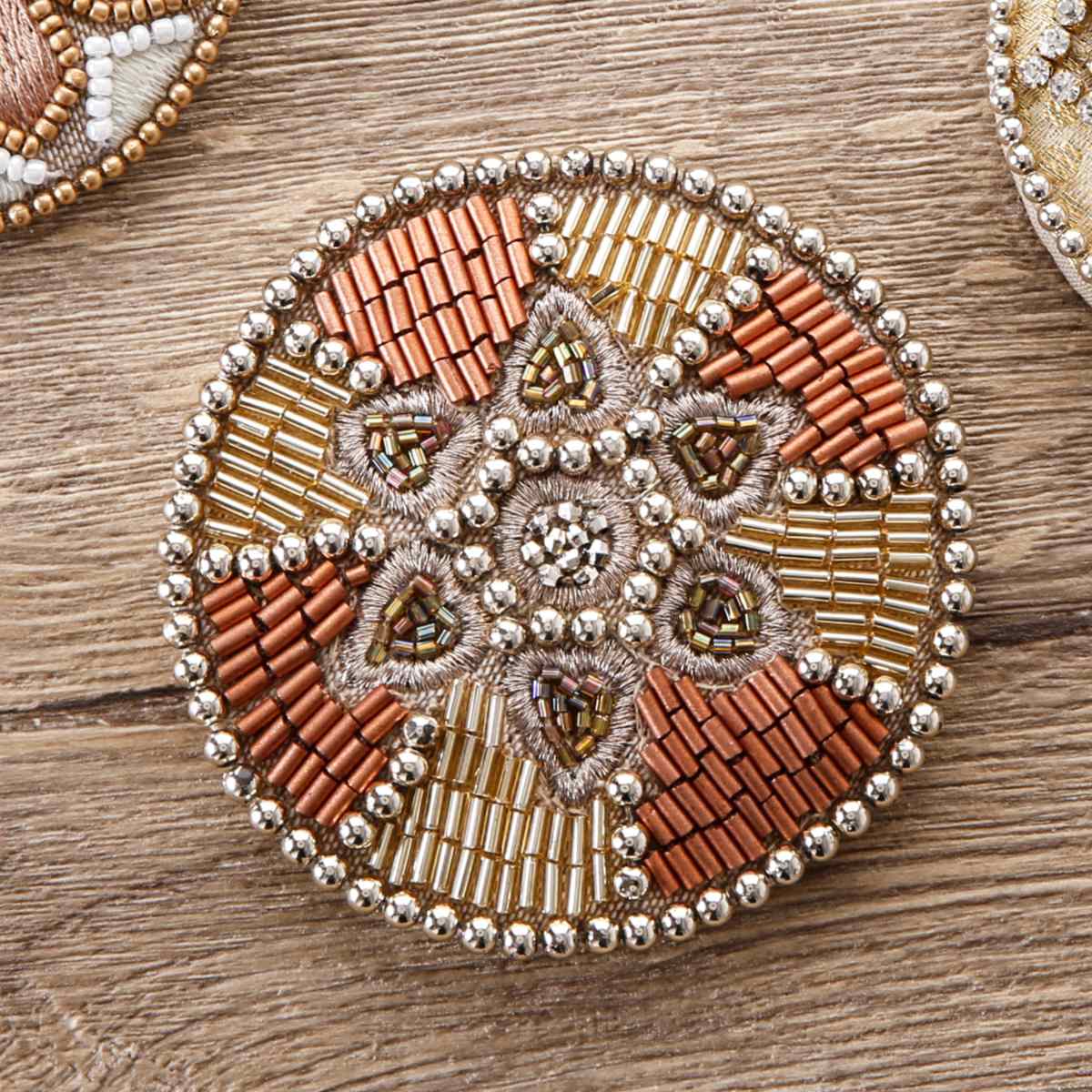 手鏡 ビーズ 刺繍 コンパクト （ 携帯用 ミラー ハンドミラー