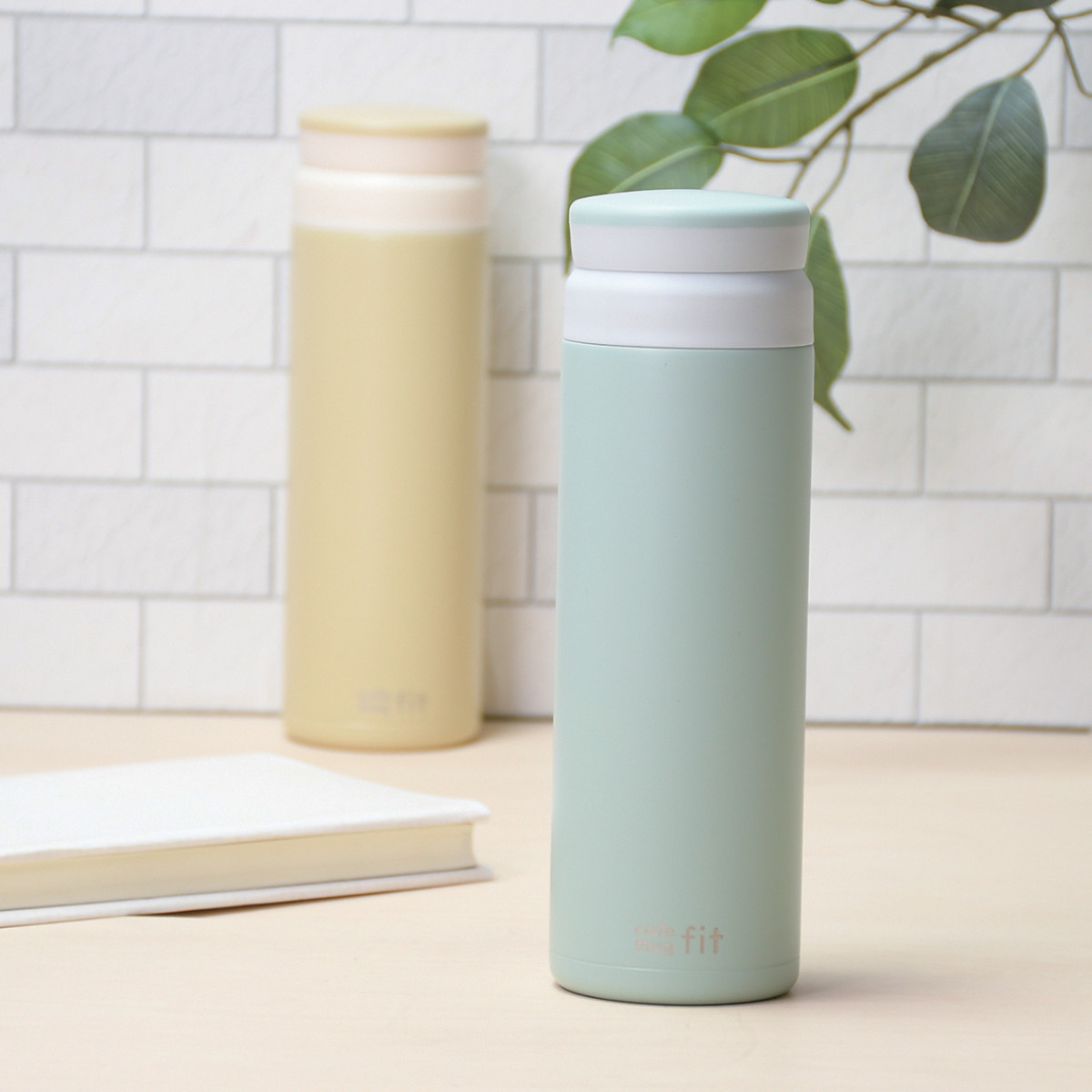 エレメンタル 25オンス 750ml ウォーターボトル ステンレス チーク材 水筒 マグ 保温 保冷セールスフォース ノベルティ 新品 未使用品 Amazon | Elemental 断熱ウォーターボトル 25オンス オレンジ