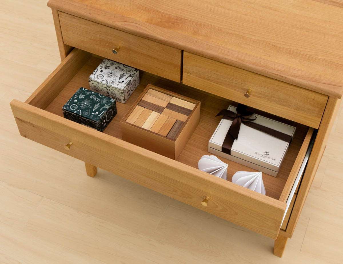 一生紀（ISSEIKI） チェスト 4段 北欧風 アルダー材 FORTO 約幅81cm