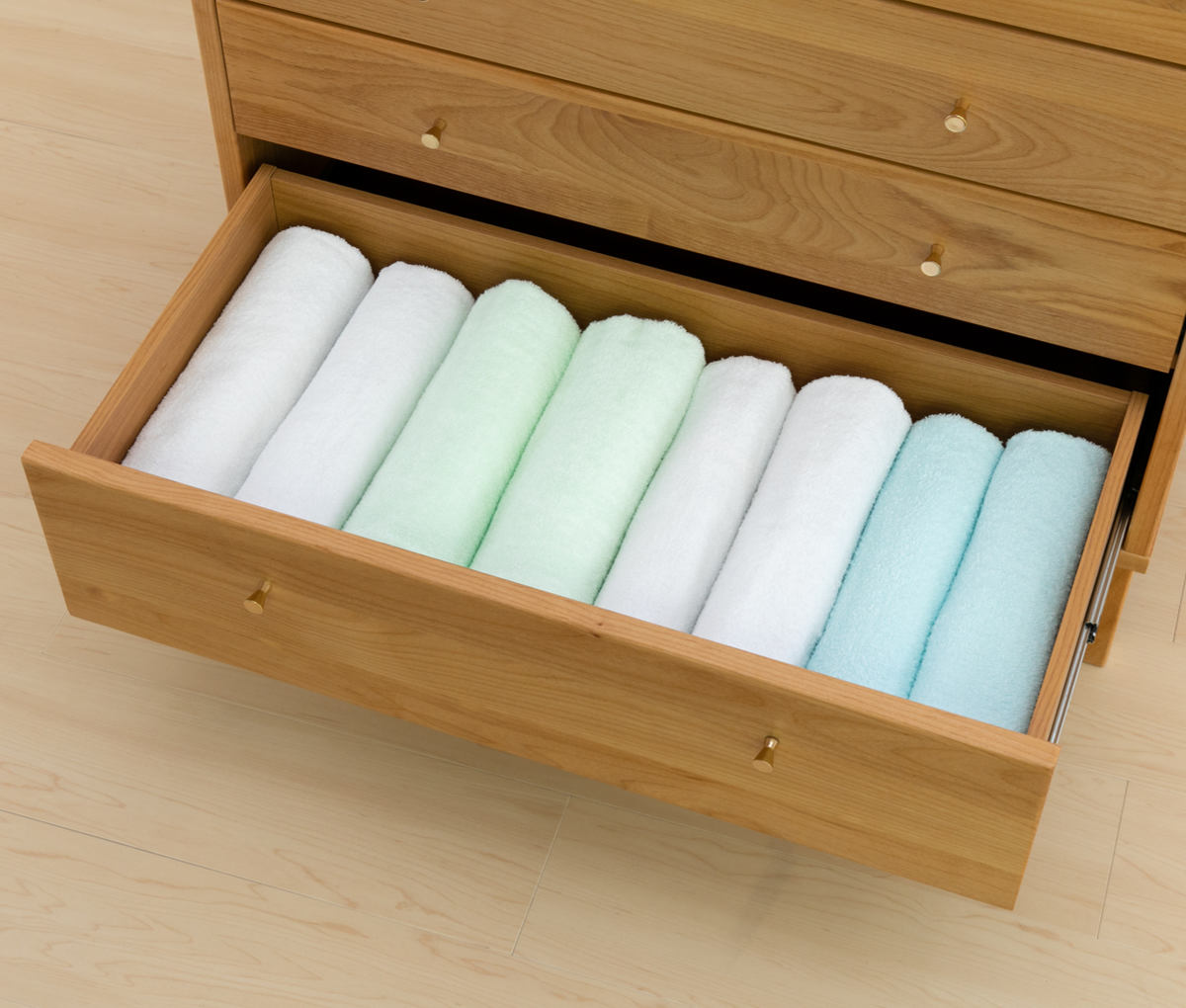 【ハンドメイド】国産ひのき使用　シンプル9杯チェスト 一生紀（ISSEIKI） チェスト 4段 北欧風 アルダー材 FORTO 約幅81cm