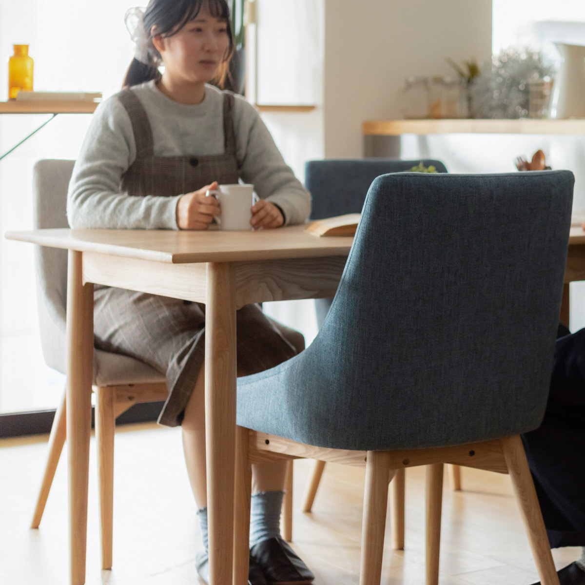 東谷 ダイニングチェア 座面高45cm ファブリック 木製 ハイバック