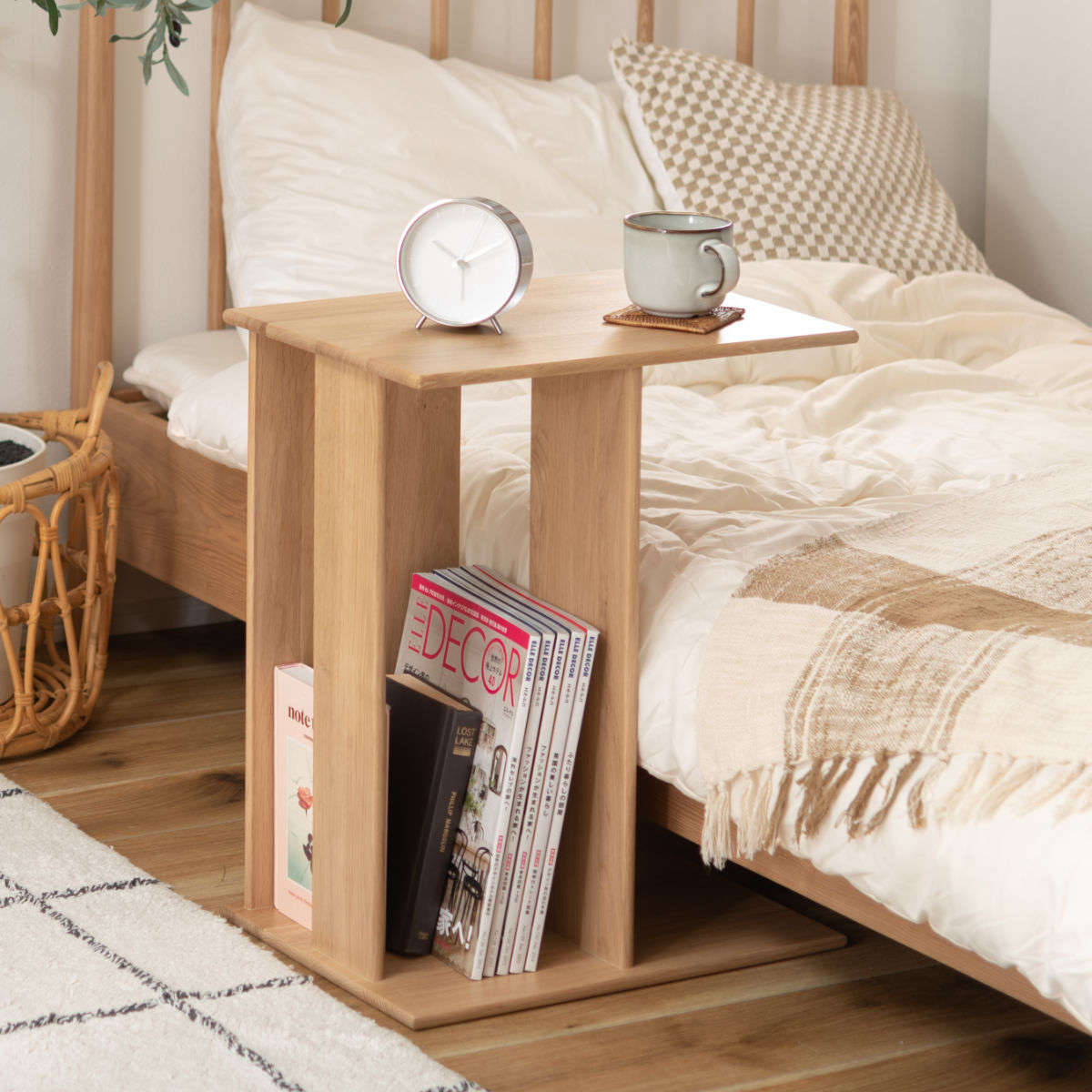 木製 洗練された天然木製サイドテーブル ナチュラル 東谷 サイドテーブル 高さ55cm コの字 木製 （ オーク 天然木 ソファ