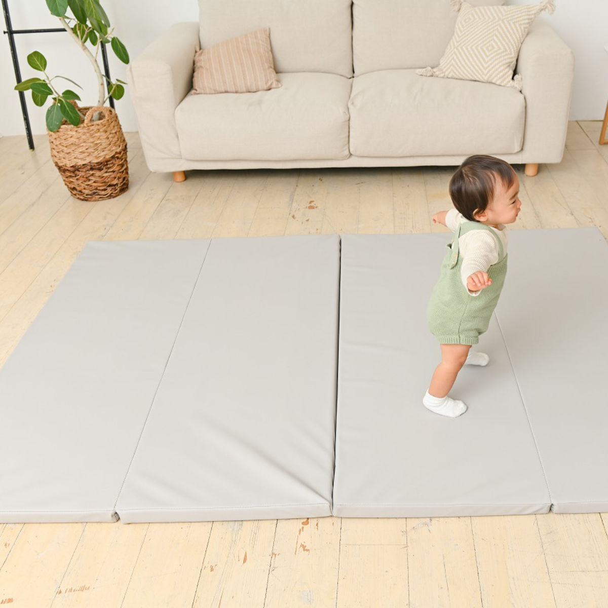 プレイマット 折りたたみ 140x200 （ フロアマット ベビーマット 厚手