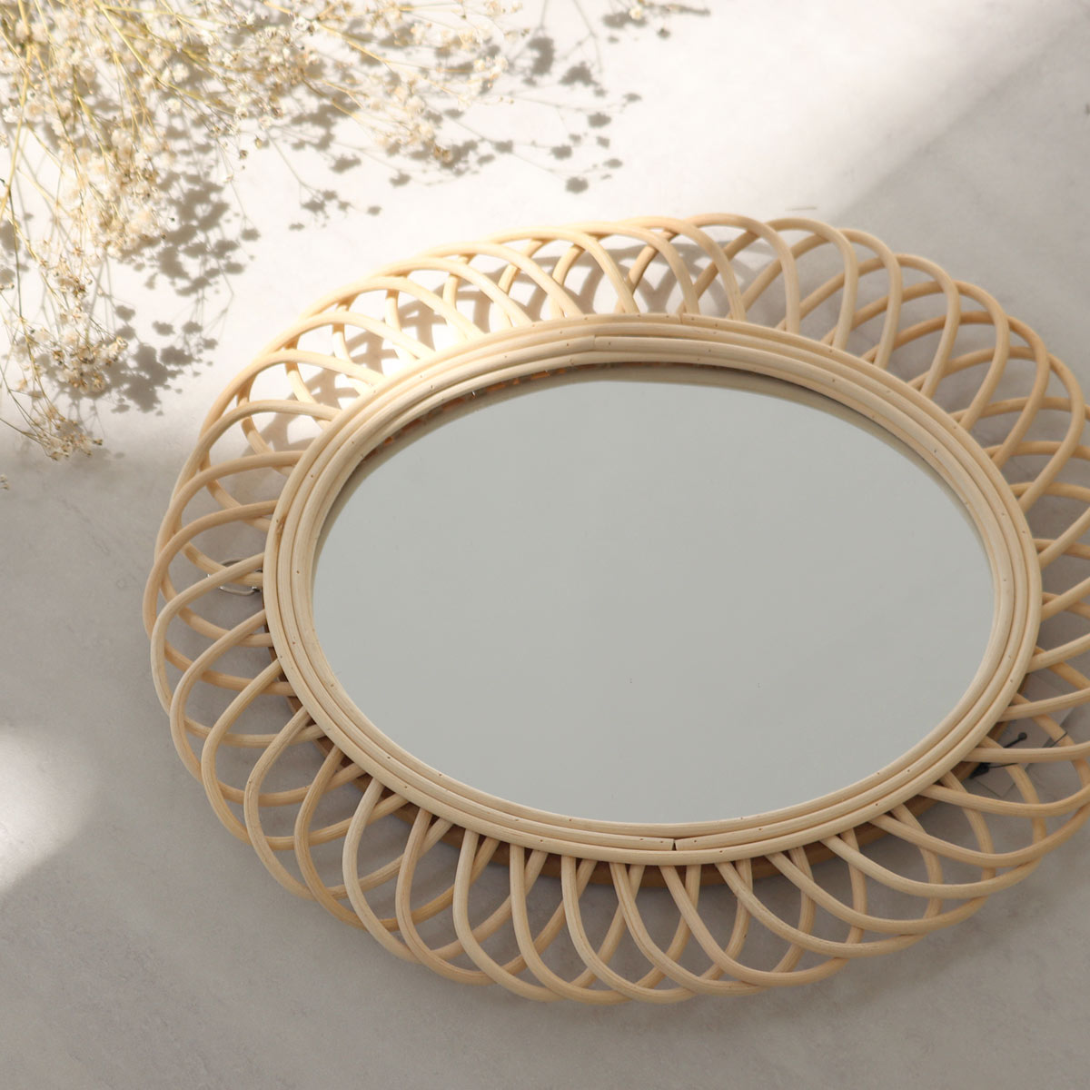 ラタンフラワーミラー オーバル 幅29cm 鏡 壁掛け （ ミラー ウォール