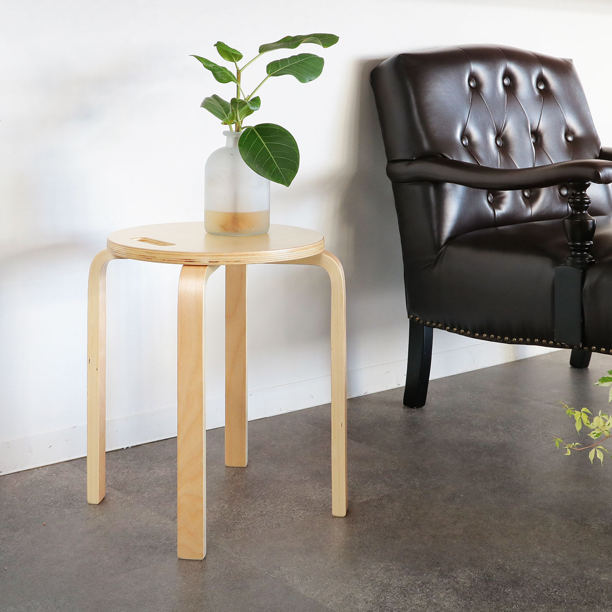 ＆NE ラウンドスツール ハンドル付 高さ45cm スタッキング （ スツール