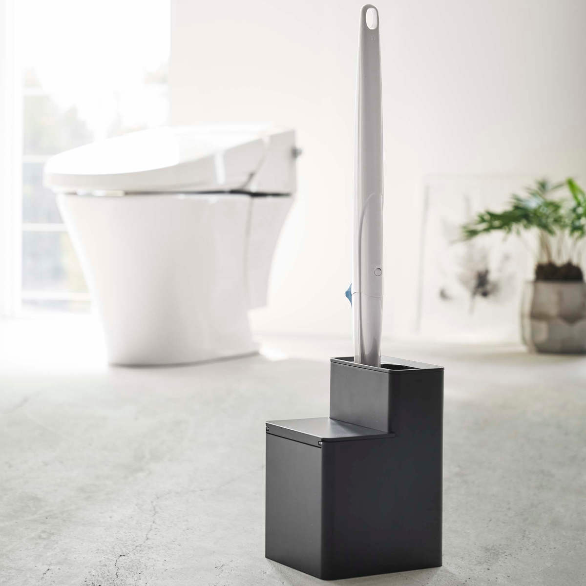 tower 山崎実業 替えブラシ収納付き流せるトイレブラシスタンド タワー